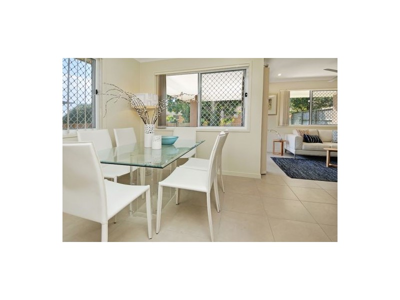 72 Holland Road, Holland Park QLD 4121