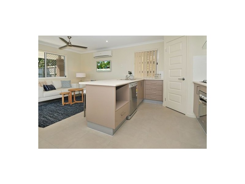 72 Holland Road, Holland Park QLD 4121