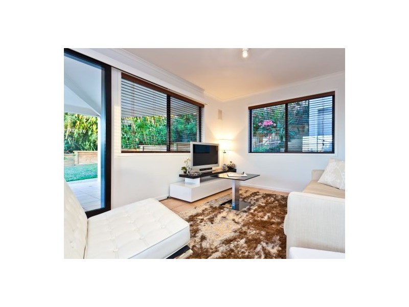 4 Harbut Street, Holland Park West QLD 4121