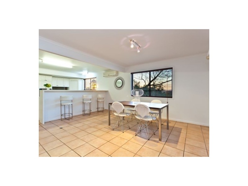 4 Harbut Street, Holland Park West QLD 4121