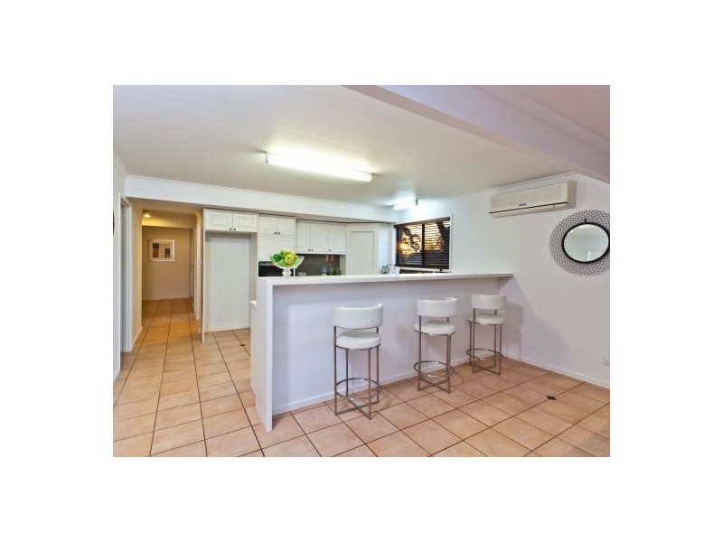 4 Harbut Street, Holland Park West QLD 4121