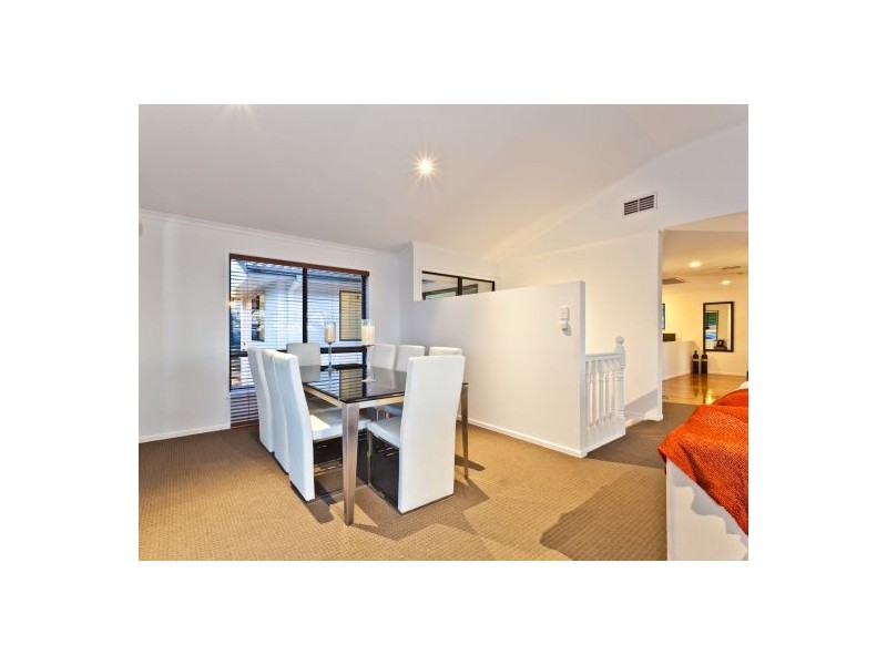 4 Harbut Street, Holland Park West QLD 4121
