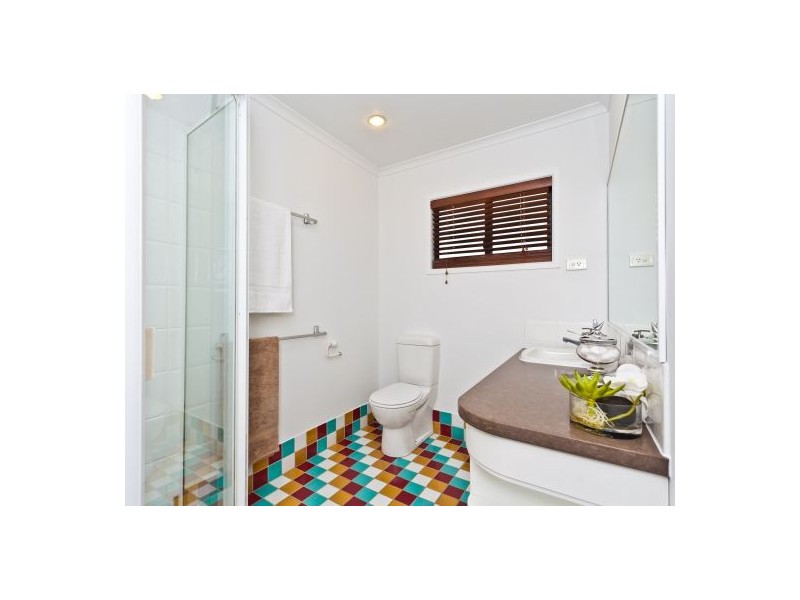 4 Harbut Street, Holland Park West QLD 4121