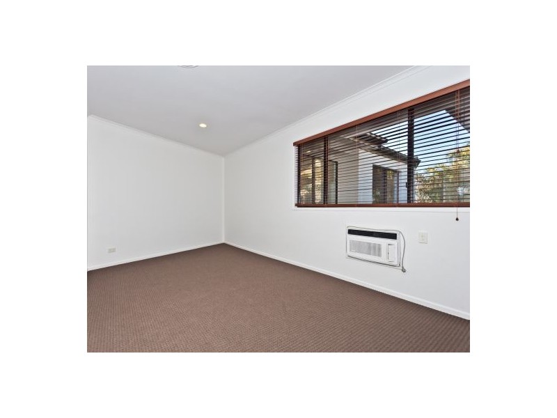 4 Harbut Street, Holland Park West QLD 4121