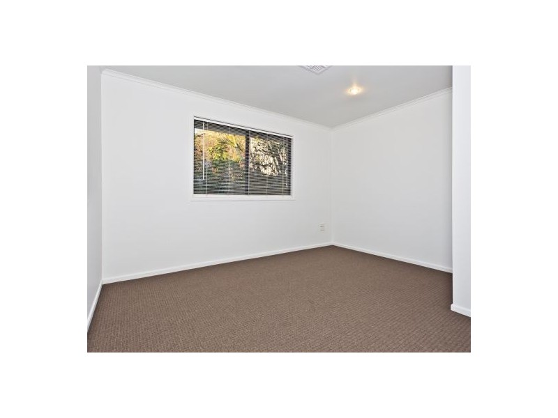 4 Harbut Street, Holland Park West QLD 4121