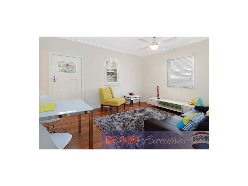 10 Captain Street, Holland Park West QLD 4121