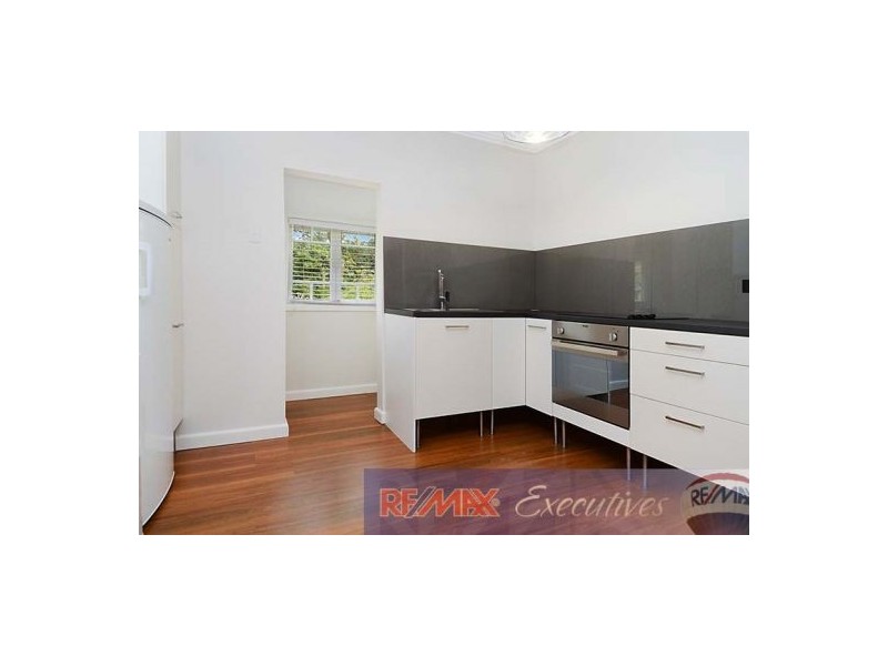 10 Captain Street, Holland Park West QLD 4121