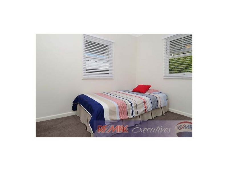 10 Captain Street, Holland Park West QLD 4121