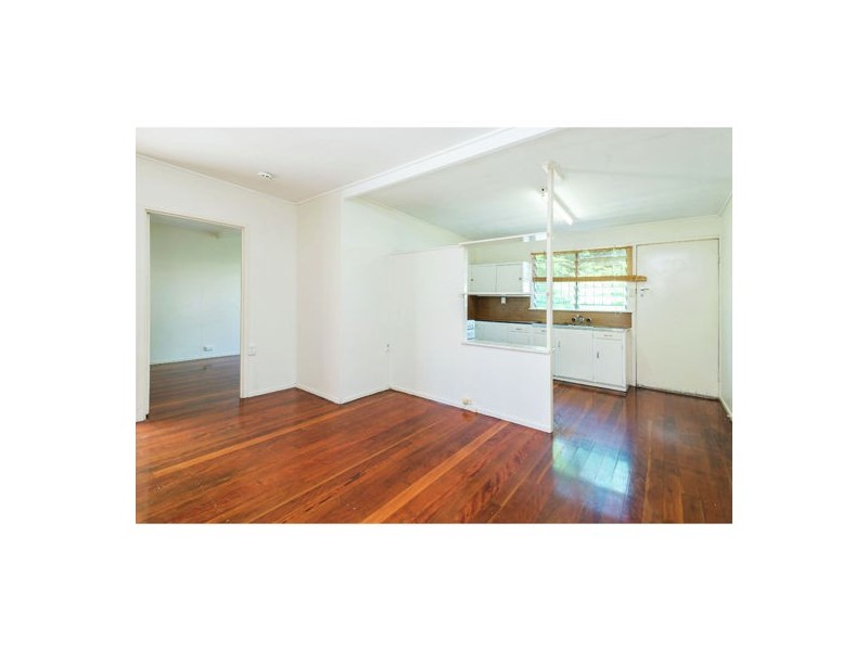 2/82 Raff Ave, Holland Park QLD 4121