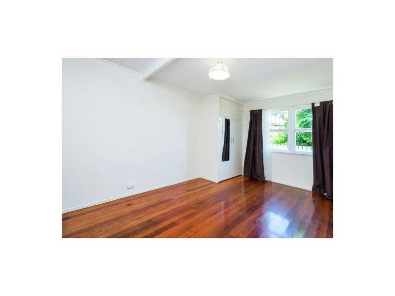 2/82 Raff Ave, Holland Park QLD 4121