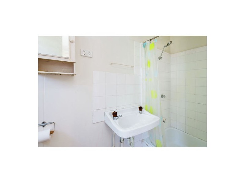 2/82 Raff Ave, Holland Park QLD 4121