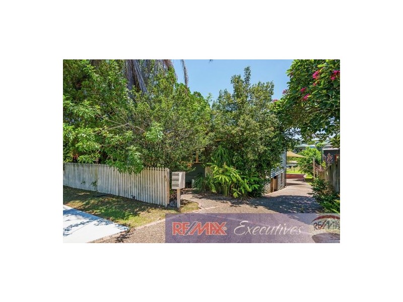 2/82 Raff Ave, Holland Park QLD 4121