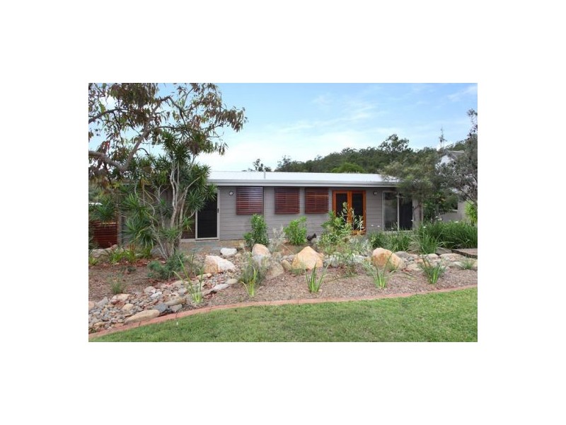 4 Craigmoor Street, Holland Park QLD 4121