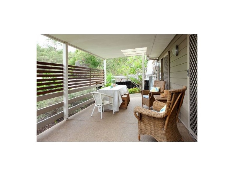 4 Craigmoor Street, Holland Park QLD 4121