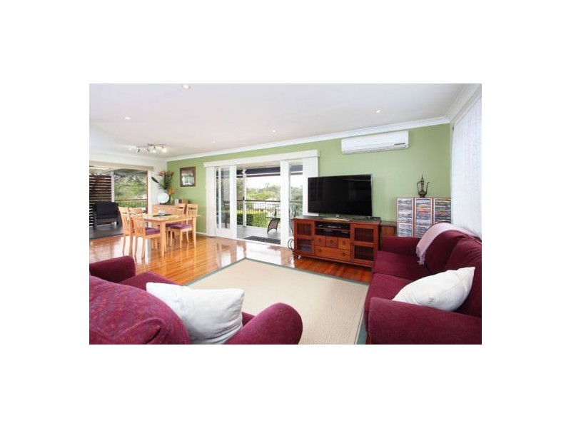 4 Stella Street, Holland Park QLD 4121