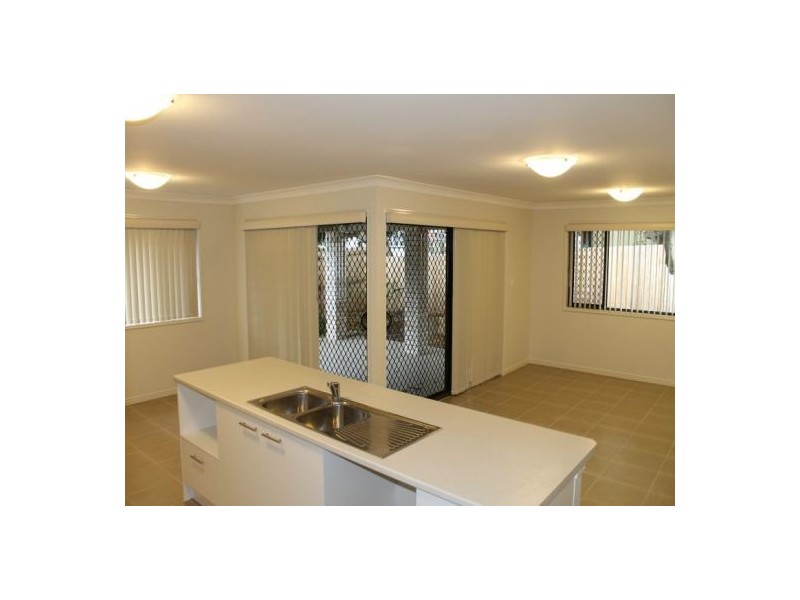 108 Cameron Pde, Wynnum QLD 4178