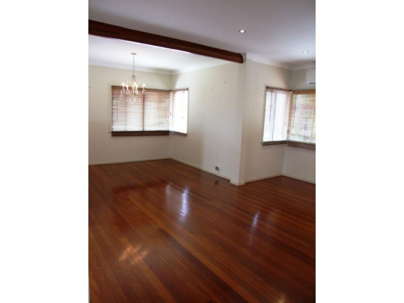 5 Salkled Street, Tarragindi QLD 4121
