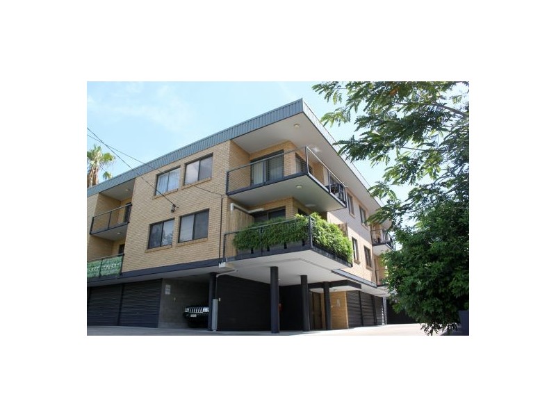 3/10 Dorinda Street, Greenslopes QLD 4120