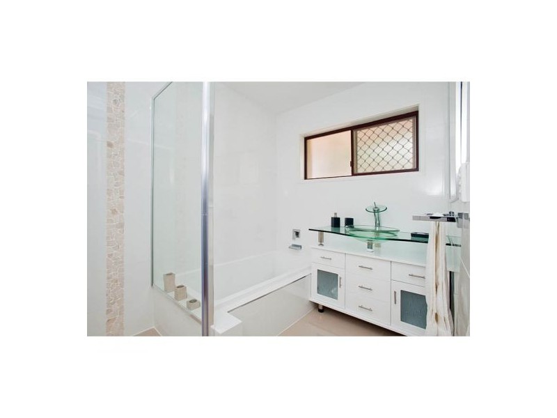 27 Dromos Street, Eight Mile Plains QLD 4113