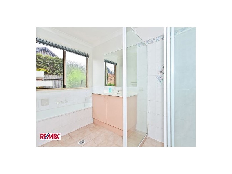 22 Grenta St, Mansfield QLD 4122