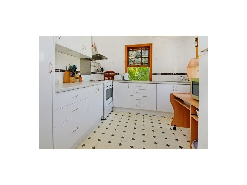 888 Logan Road, Holland Park QLD 4121