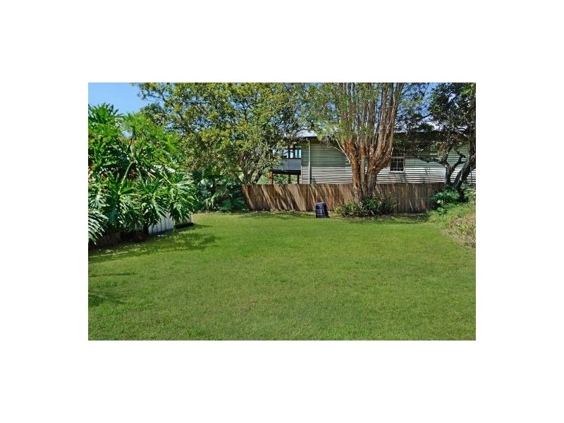 888 Logan Road, Holland Park QLD 4121
