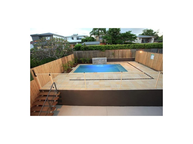 157 Macrossan Ave, Norman Park QLD 4170