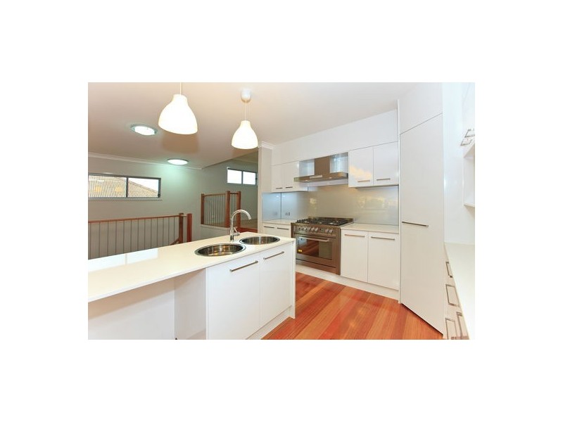 157 Macrossan Ave, Norman Park QLD 4170