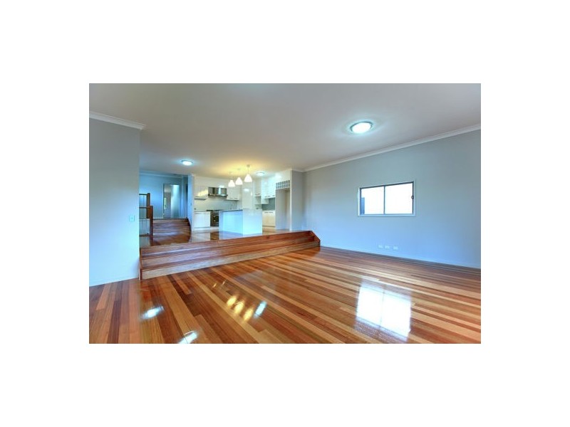 157 Macrossan Ave, Norman Park QLD 4170