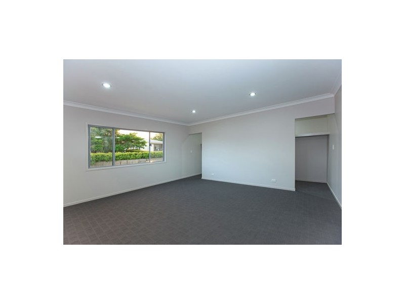 157 Macrossan Ave, Norman Park QLD 4170