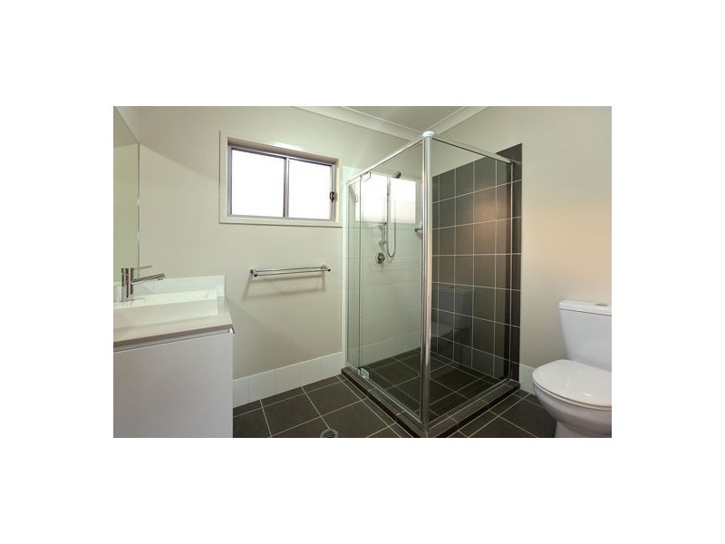 157 Macrossan Ave, Norman Park QLD 4170