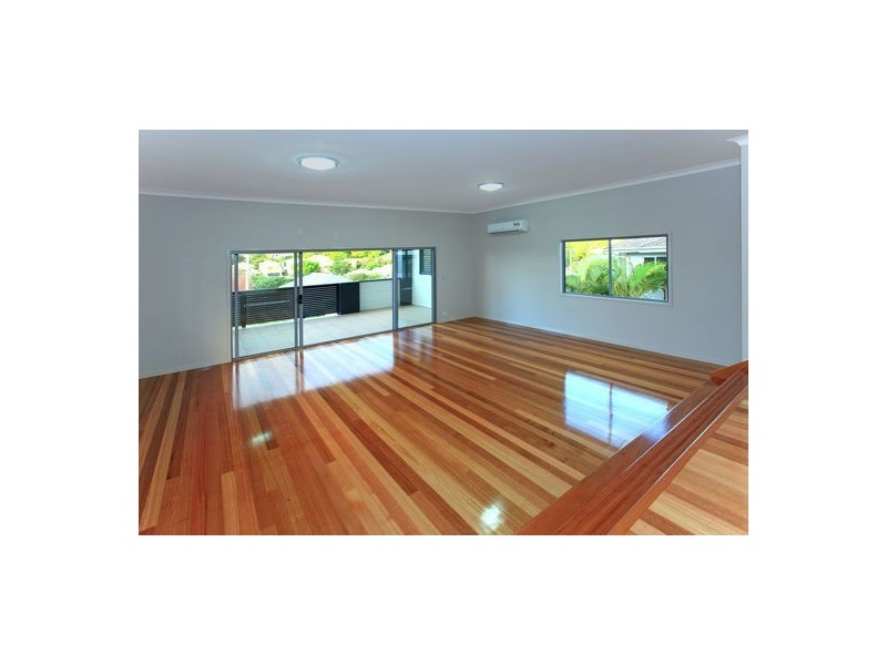 157 Macrossan Ave, Norman Park QLD 4170