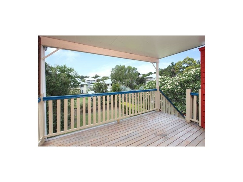 18 Macrossan Avenue, Norman Park QLD 4170