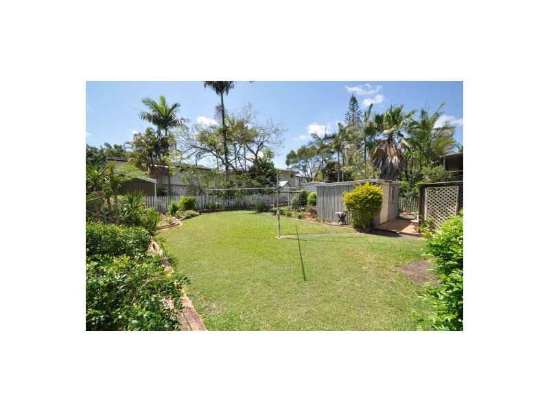 51 Pareena Cres, Mansfield QLD 4122