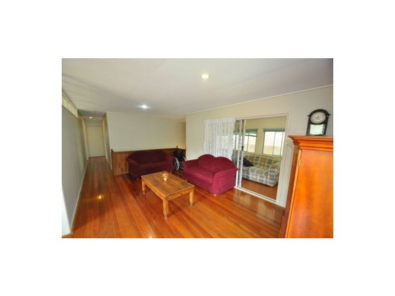 51 Pareena Cres, Mansfield QLD 4122