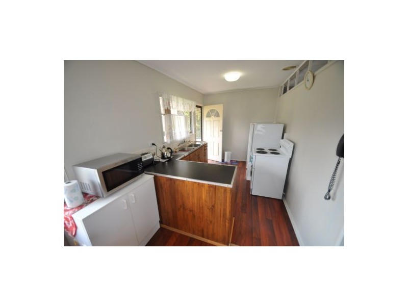 51 Pareena Cres, Mansfield QLD 4122