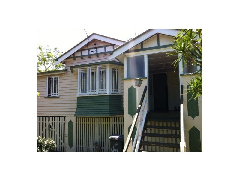 6. Ashton St, Camp Hill QLD 4152