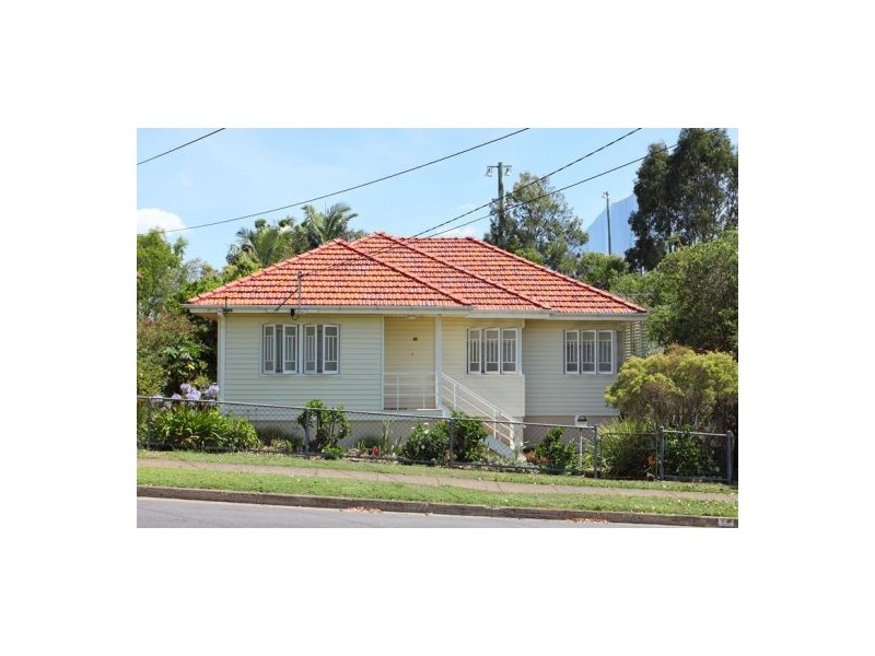 61 Broadwater Rd, Mount Gravatt East QLD 4122