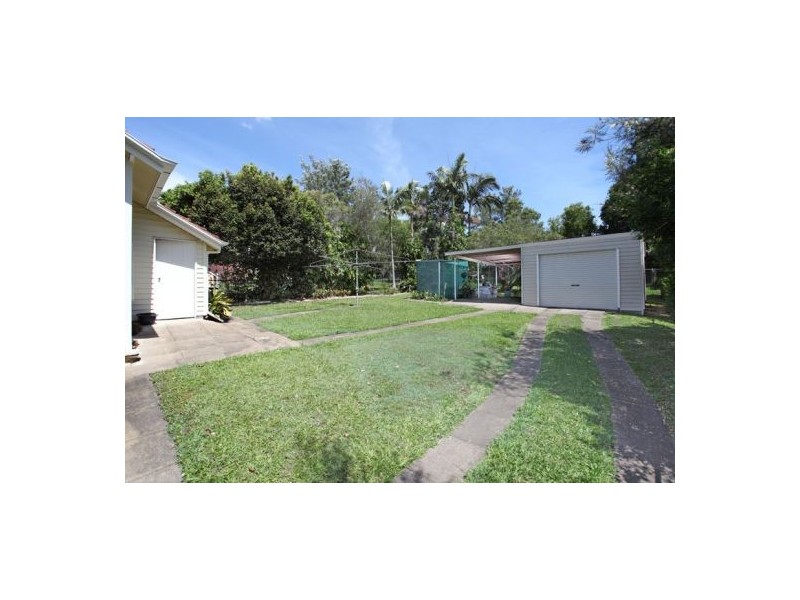 61 Broadwater Rd, Mount Gravatt East QLD 4122