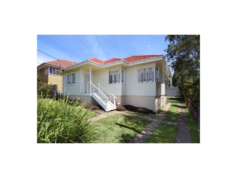 61 Broadwater Rd, Mount Gravatt East QLD 4122