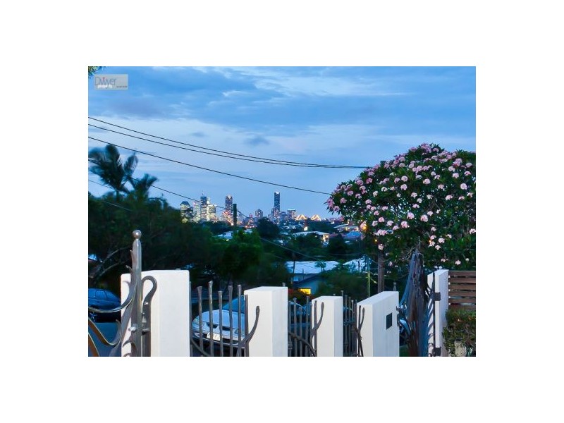 68 Wylie Ave, Coorparoo QLD 4151