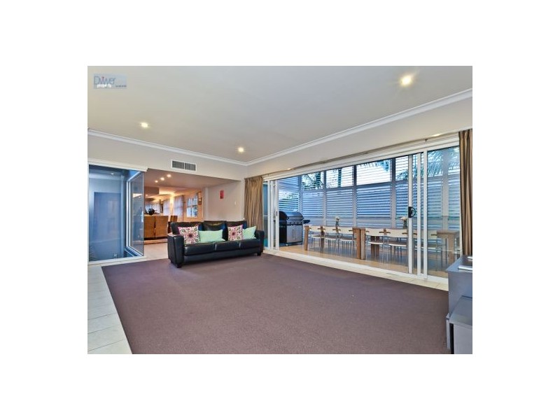68 Wylie Ave, Coorparoo QLD 4151