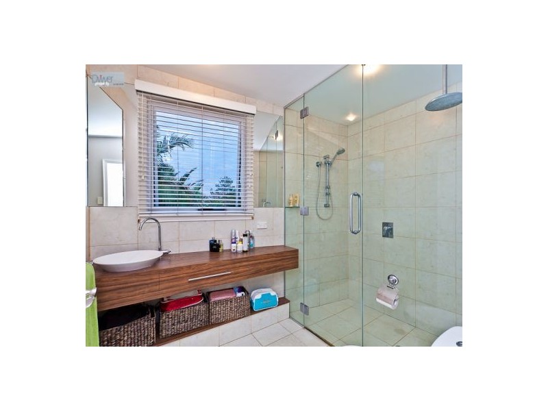 68 Wylie Ave, Coorparoo QLD 4151