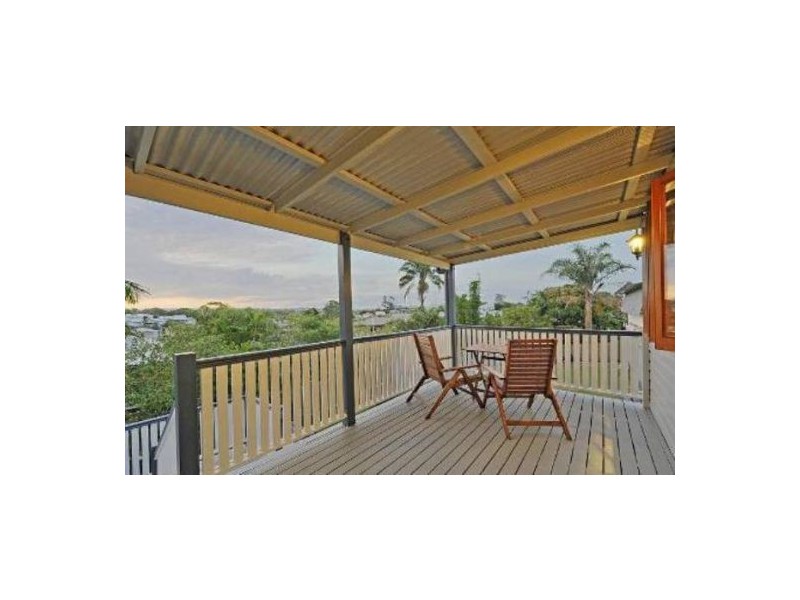 89 Henry Street, Greenslopes QLD 4120