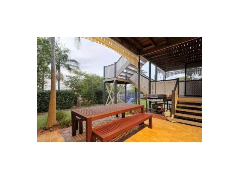 89 Henry Street, Greenslopes QLD 4120