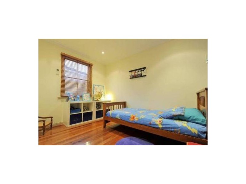 89 Henry Street, Greenslopes QLD 4120