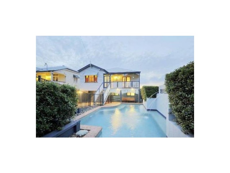 89 Henry Street, Greenslopes QLD 4120