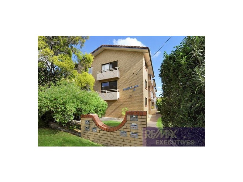 1/8 Baragoola Street, Coorparoo QLD 4151