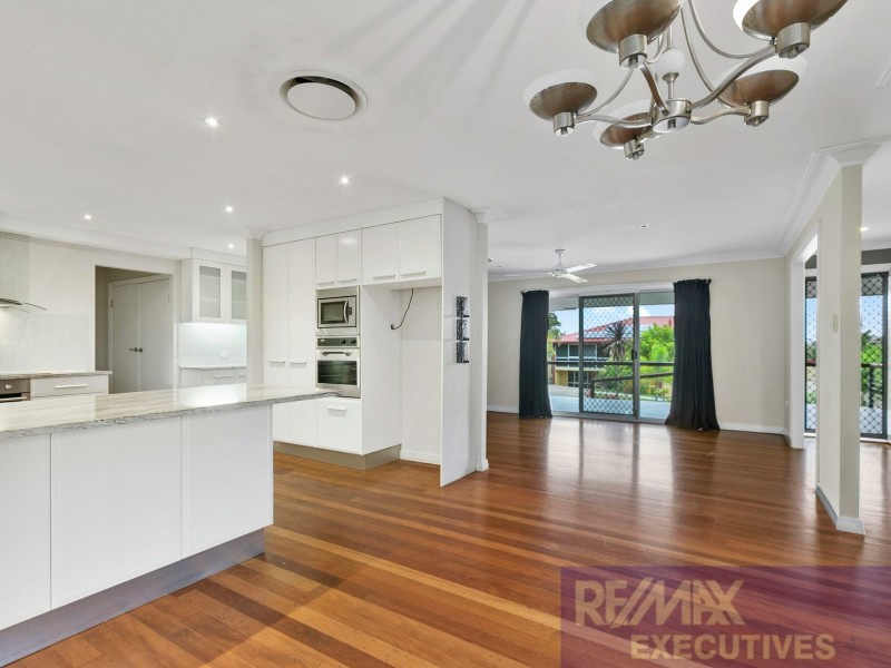 26 Le Grand Street, Macgregor QLD 4109