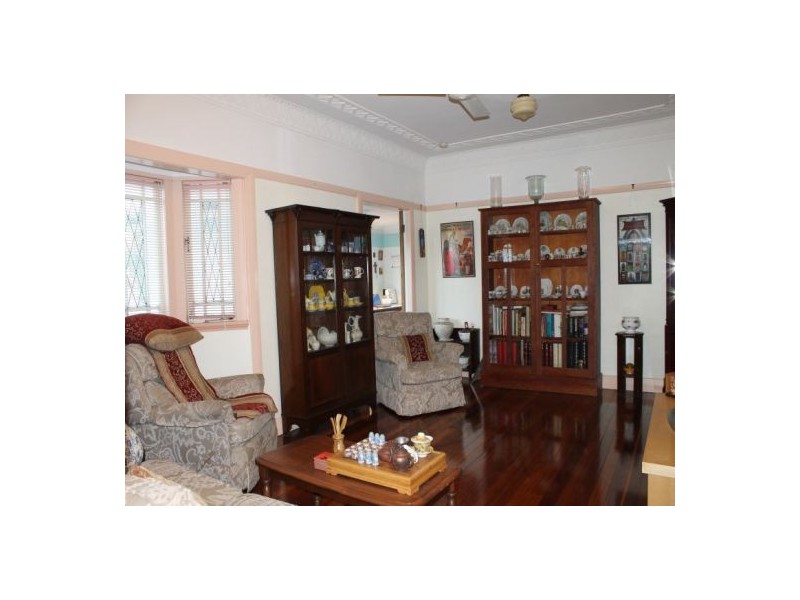 15 Crump Street, Holland Park West QLD 4121